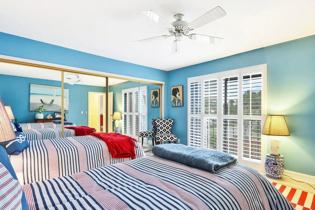 Photo of Unit 18D at 1420 Ocean Way