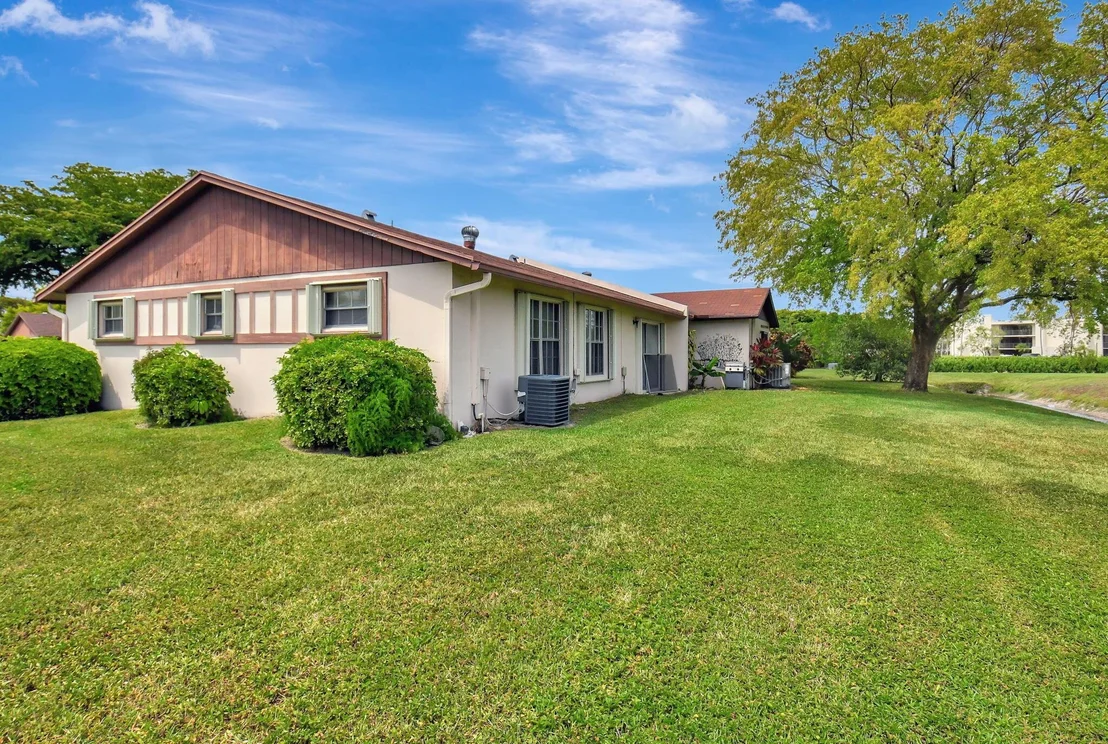 Photo of 5241 Breadfruit Circle