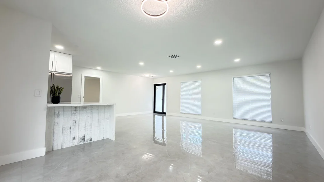 Photo of 712 E Boulevard Chatelaine