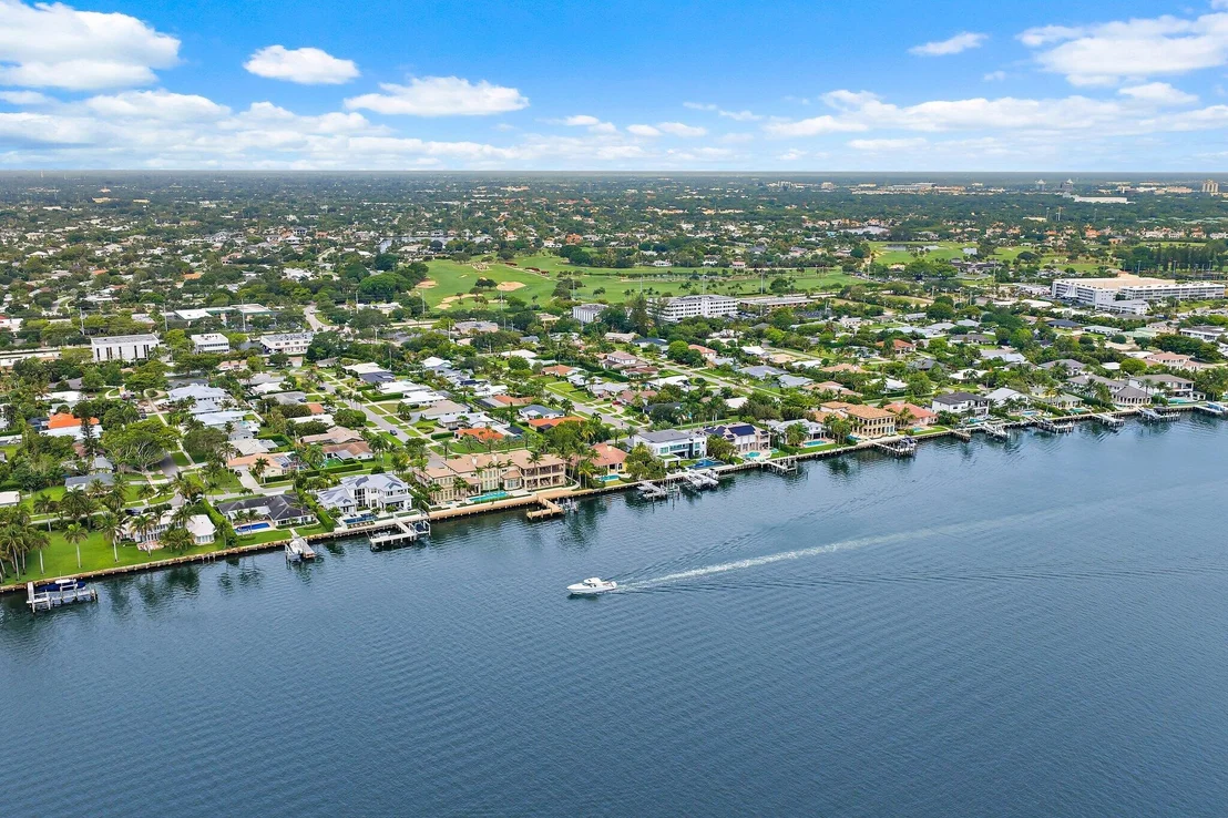Photo of 806 Lakeside Drive