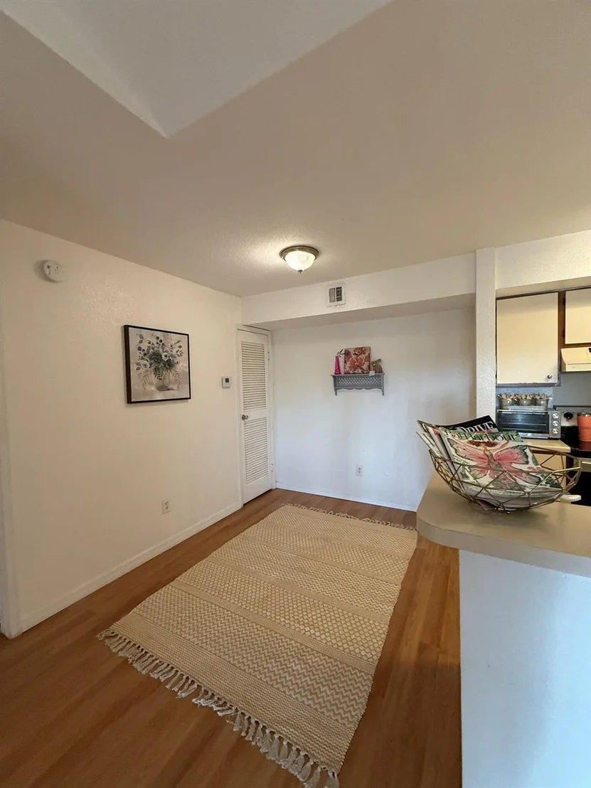 Photo of Unit 737 at 875 Riverside Drive