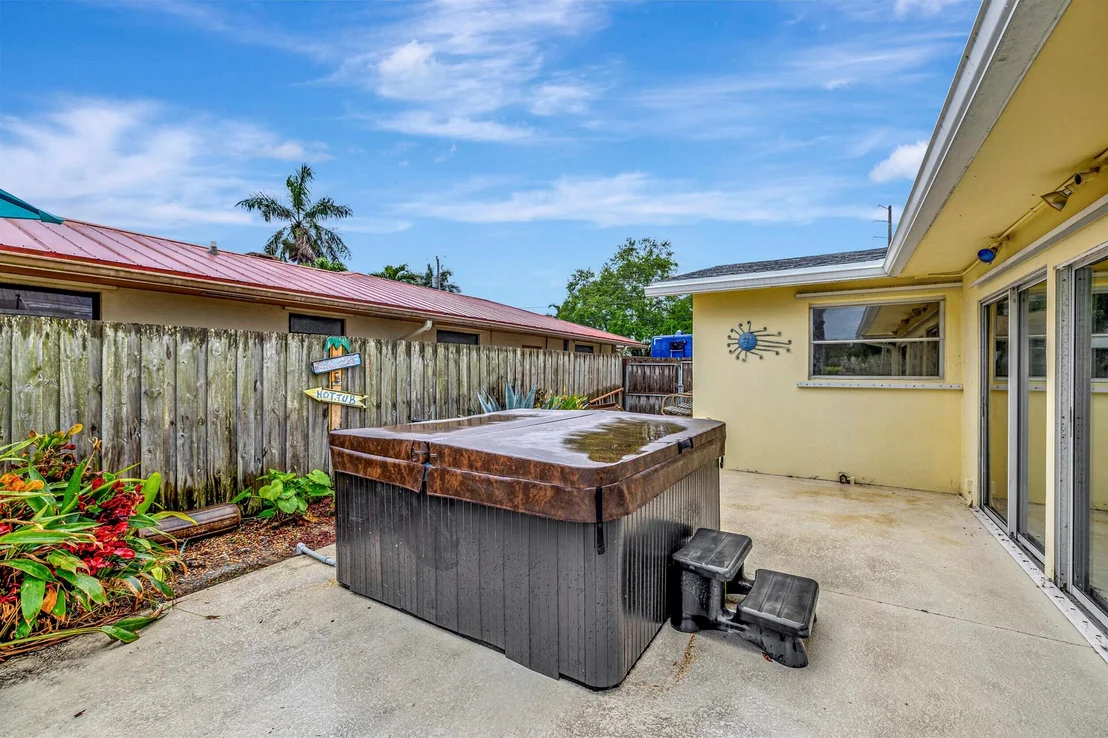 Photo of 7130 Thompson Road