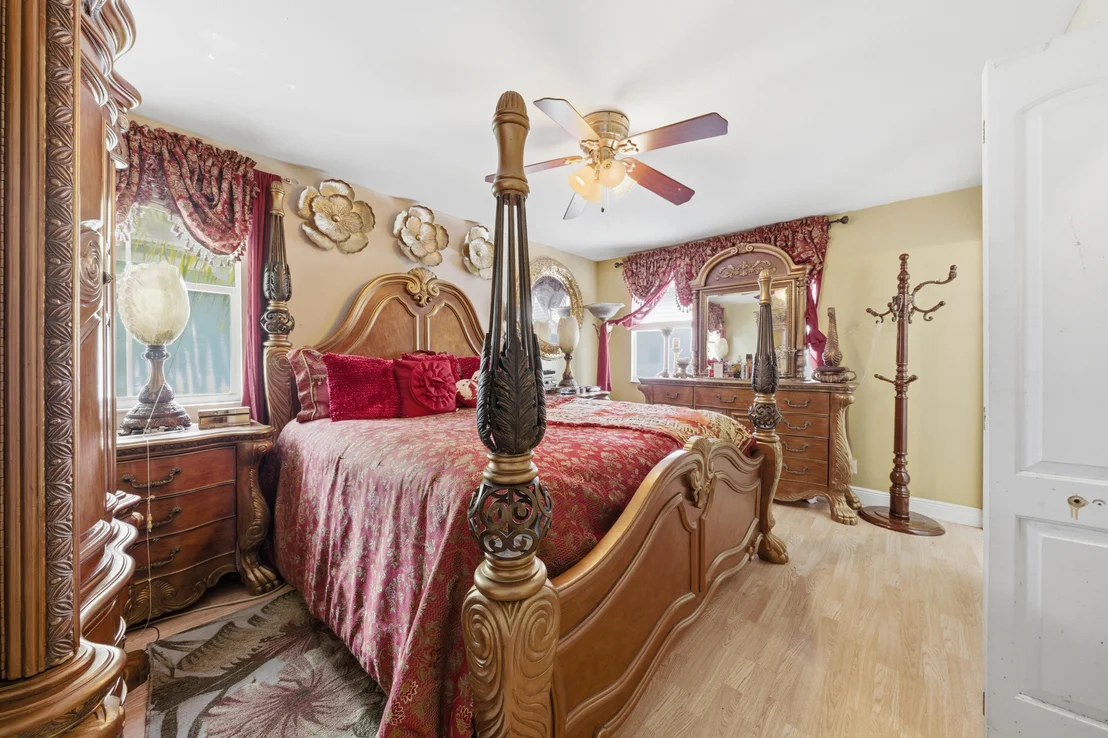 Photo of 6582 Bayfront Drive