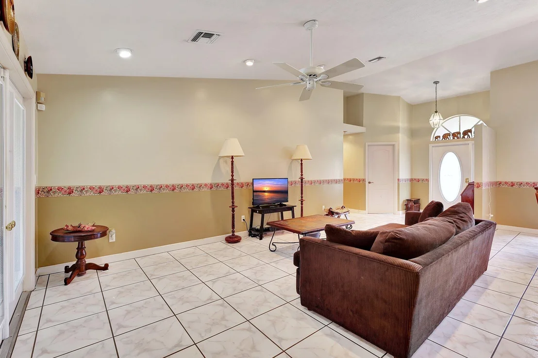 Photo of 1624 SW Gregor Way Way