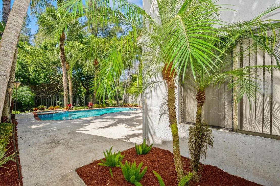 Photo of 5504 FOX HOLLOW Drive
