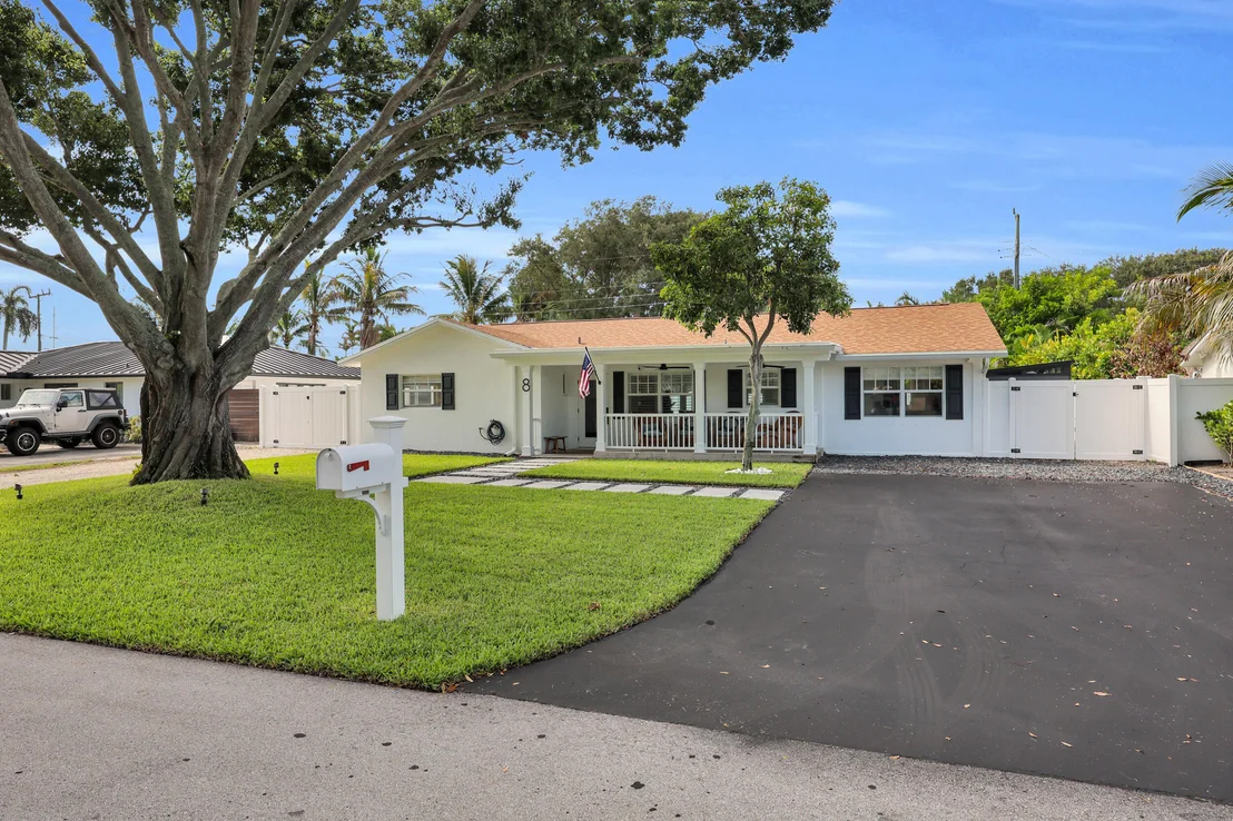 Photo of 8 WINDSOR Road W