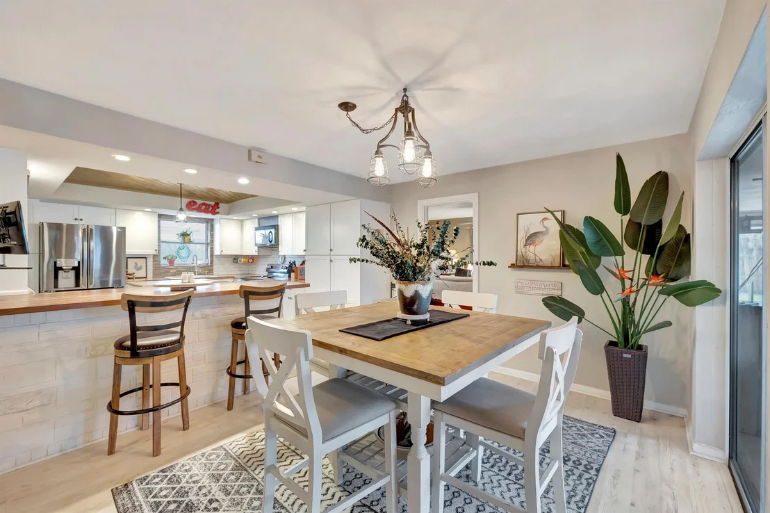 Photo of 7130 Thompson Road