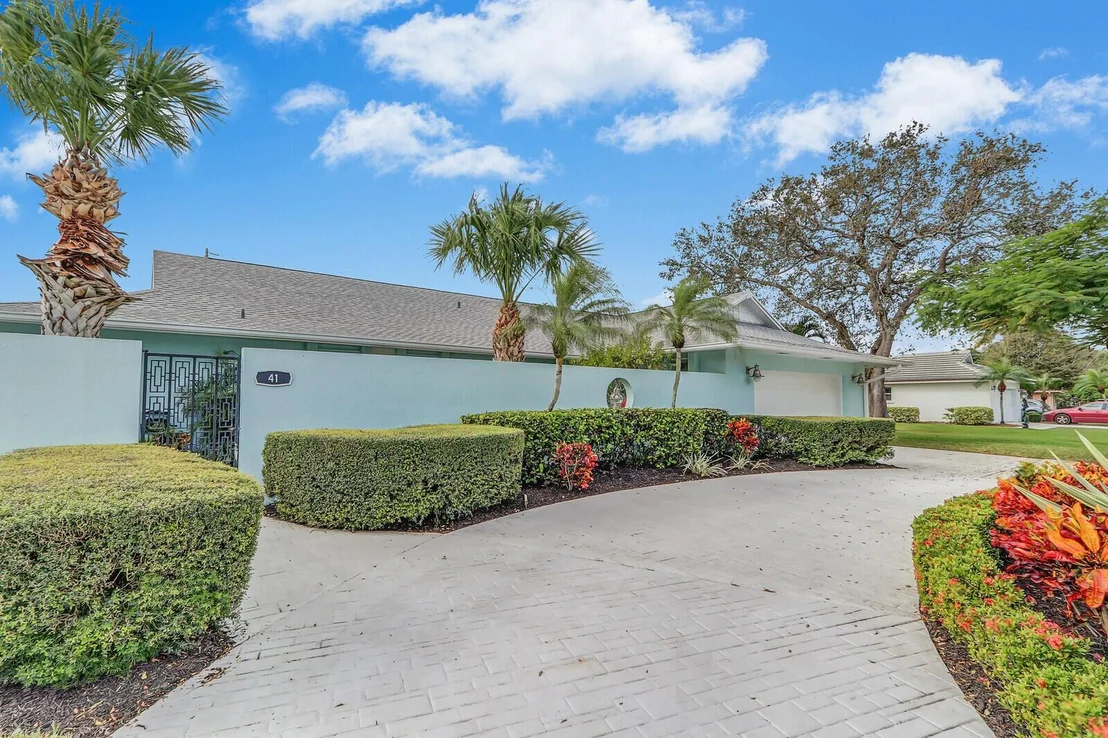 Photo of 41 Golfview Drive