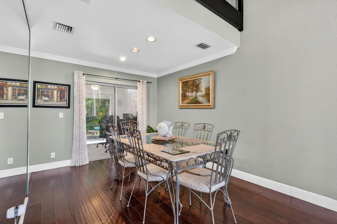 Photo of 5565 American Circle