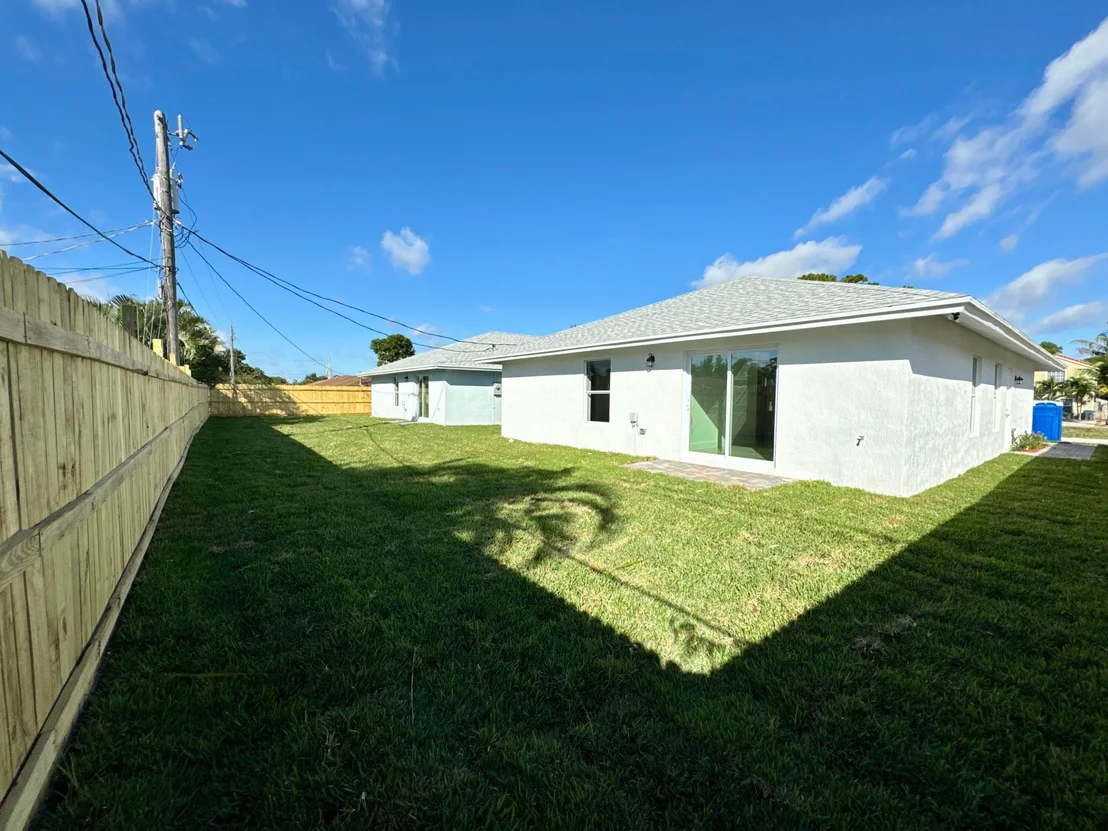 Photo of 4916 Biscayne Drive