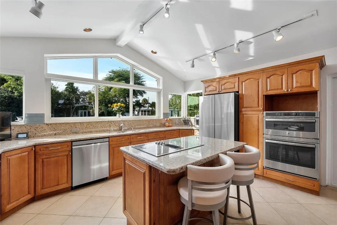 Photo of 731 SE 4th Avenue