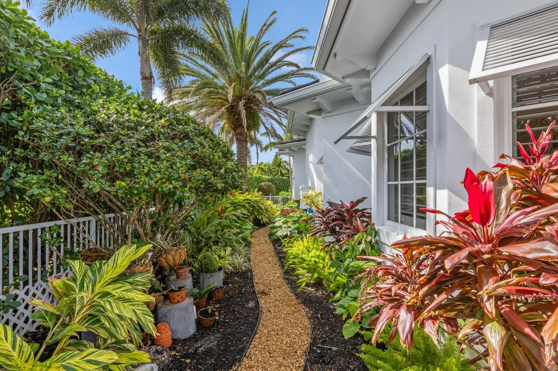 Photo of 1030 Pine Point Road