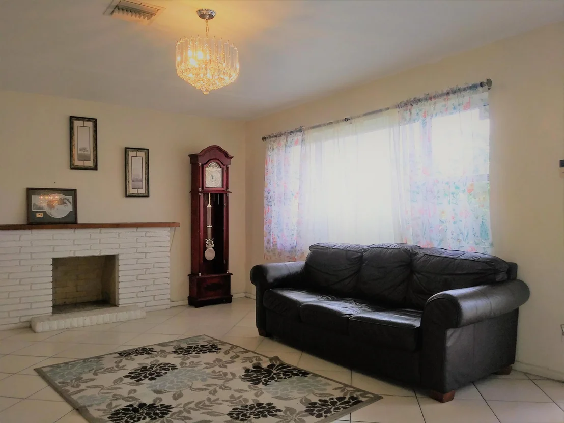 Photo of 800 Troy Boulevard