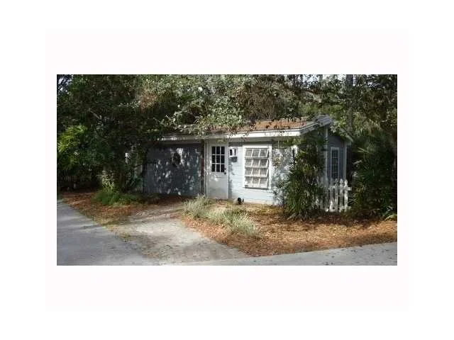 Photo of 2206 E Road