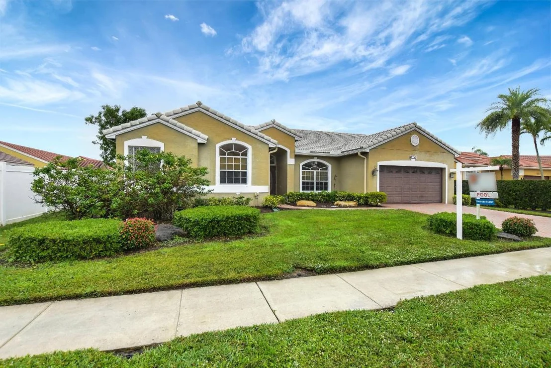 Photo of 18570 Serena Pointe Lane