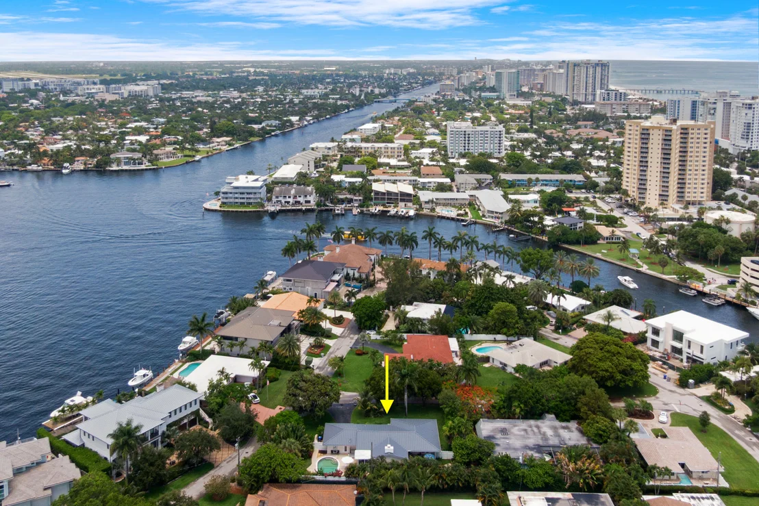 Photo of 3240 Lakeview Drive