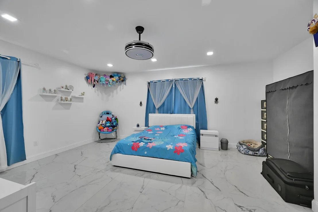 Photo of 2404 Dade Road