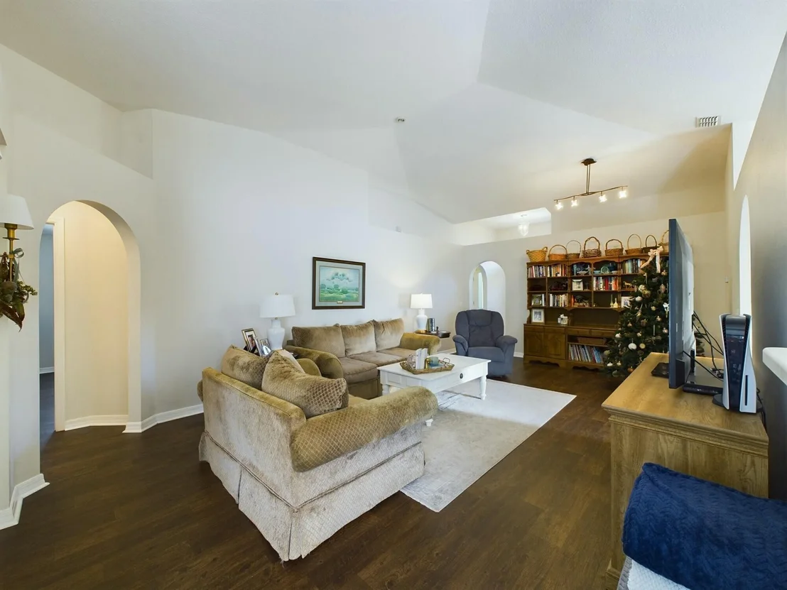 Photo of 467 SE 38th Avenue