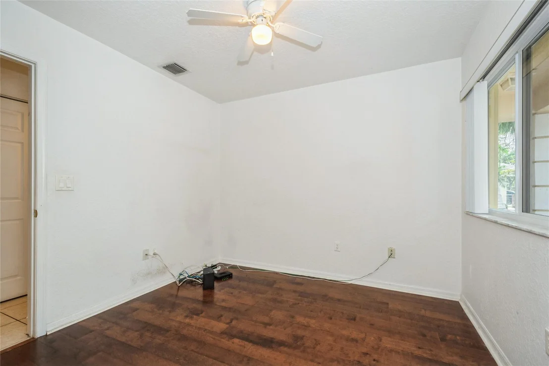 Photo of 320 NW 17th Terrace