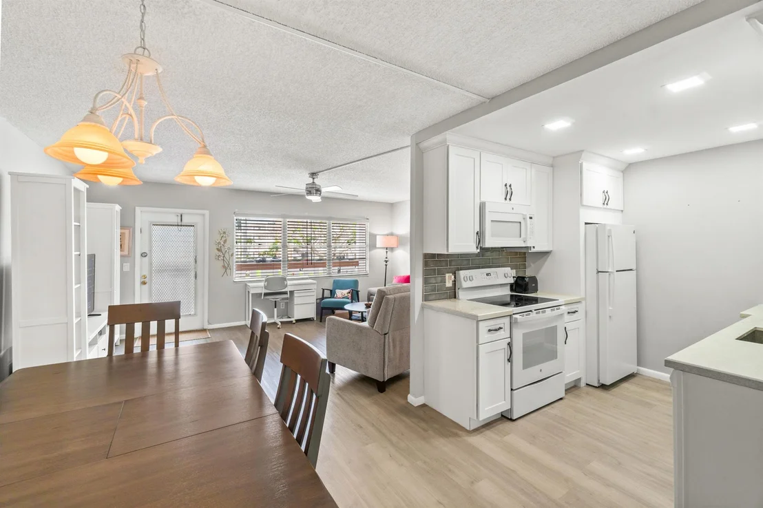 Photo of 2054 Cornwall C
