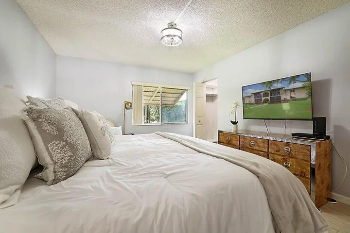 Photo of Unit D1 at 306 Pine Ridge Circle