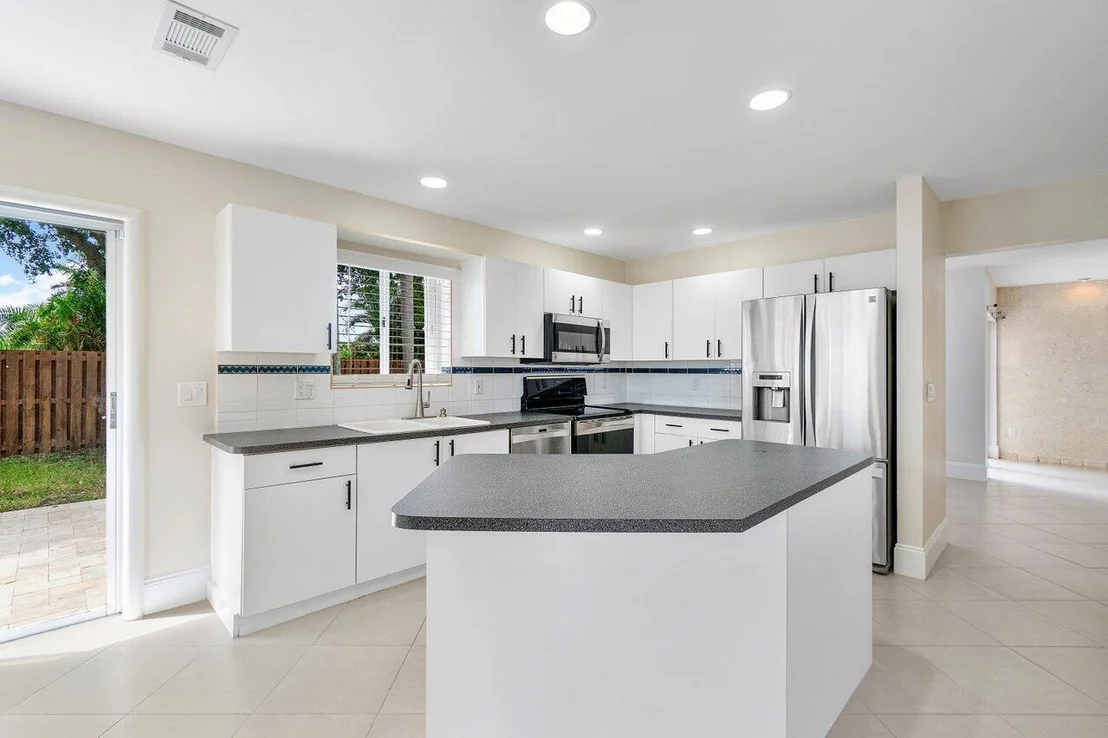 Photo of 6902 Dearborn Place