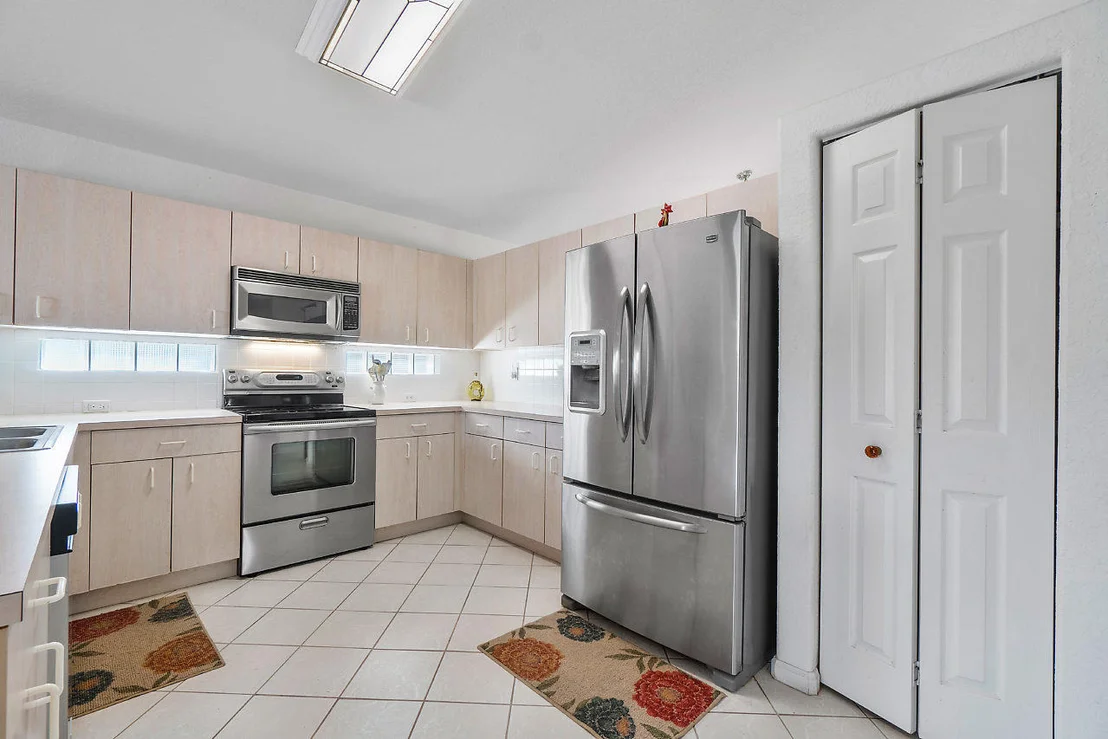Photo of 8222 White Rock Circle