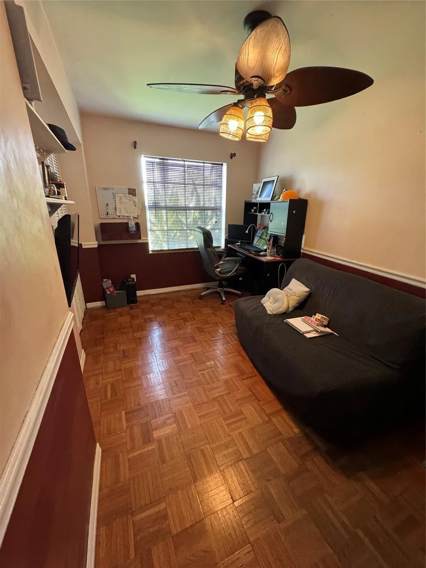 Photo of 1428 E River Drive