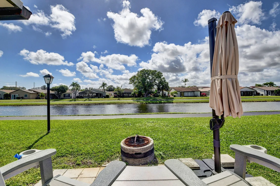 Photo of 5102 Mirror Lakes Boulevard