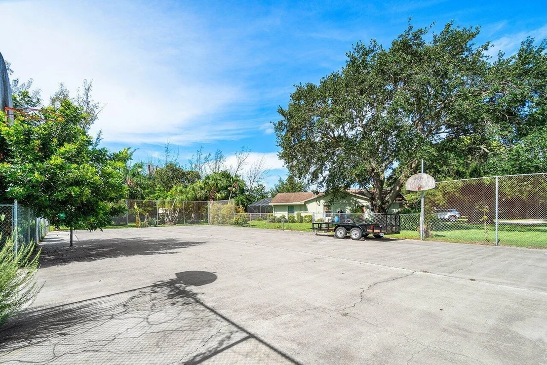 Photo of 6435 Boyd Lane