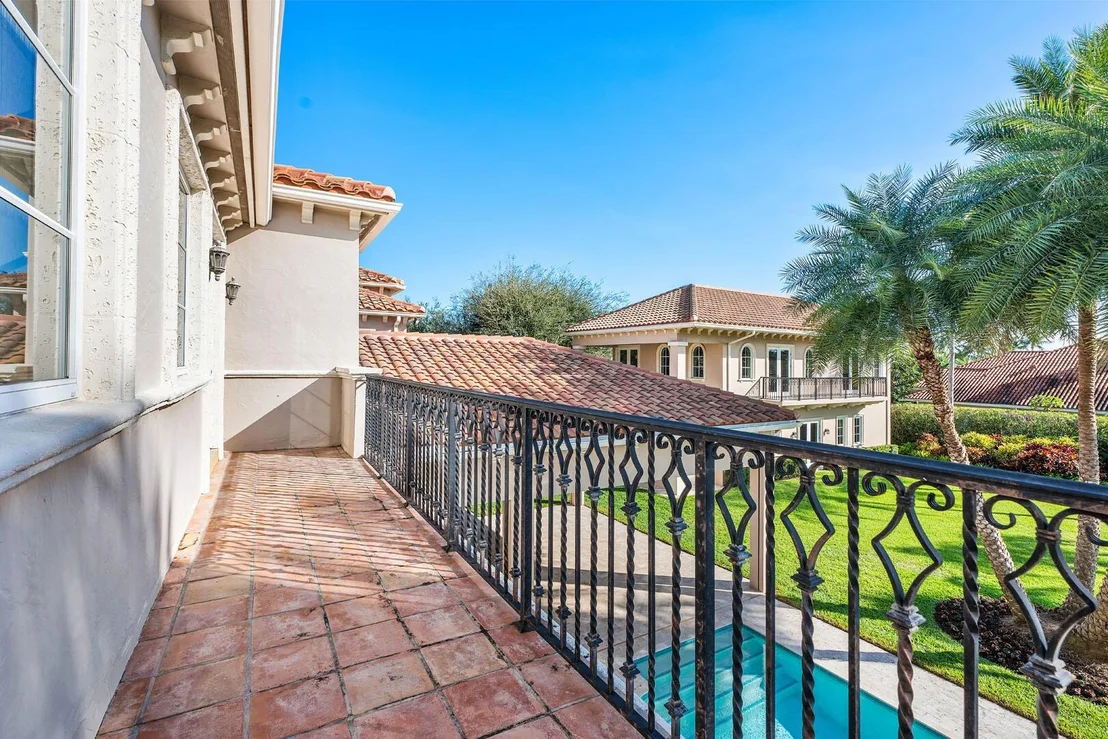 Photo of 384 Royal Palm Way