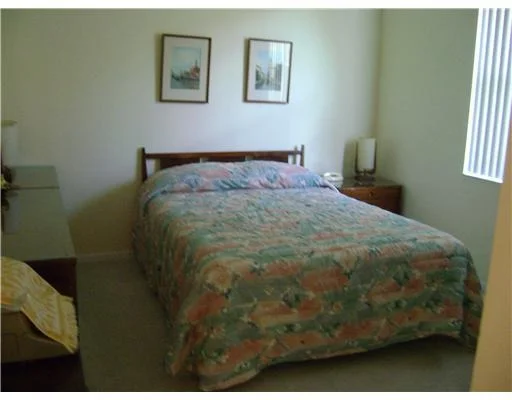 Photo of 6834 Treves