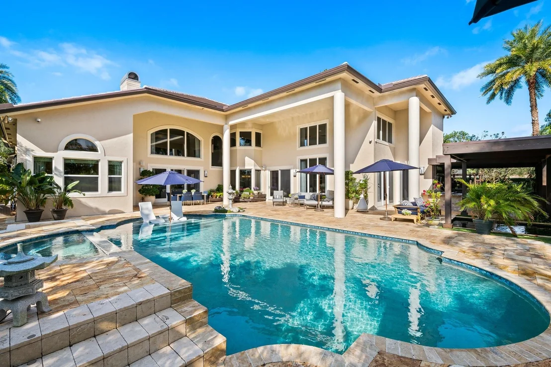 Photo of 3378 Bradenham Lane