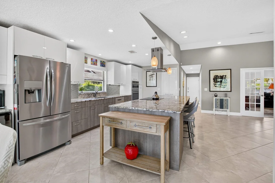 Photo of 6928 Villas Drive W