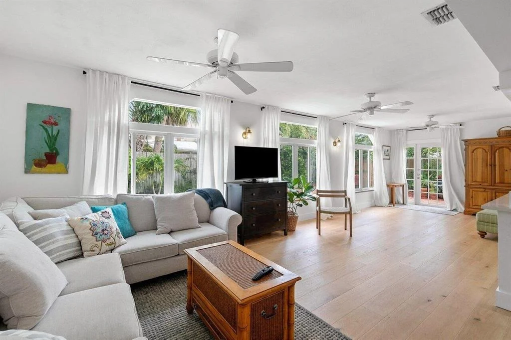 Photo of 827 NW 6th Drive