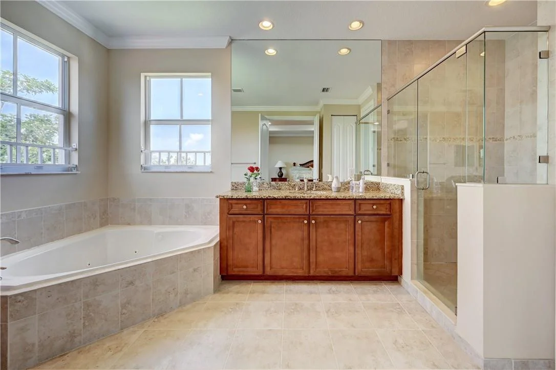 Photo of 8631 S Lakeside Bend