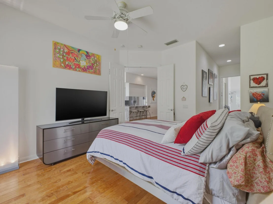 Photo of 2036 Valencia Drive