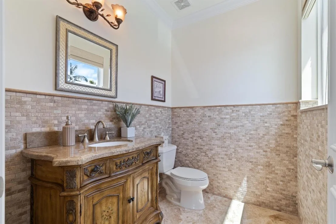 Photo of 932 Banyan Drive
