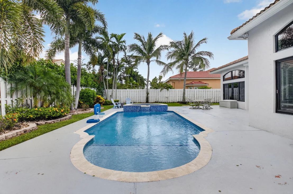 Photo of 6133 Indian Forest Circle