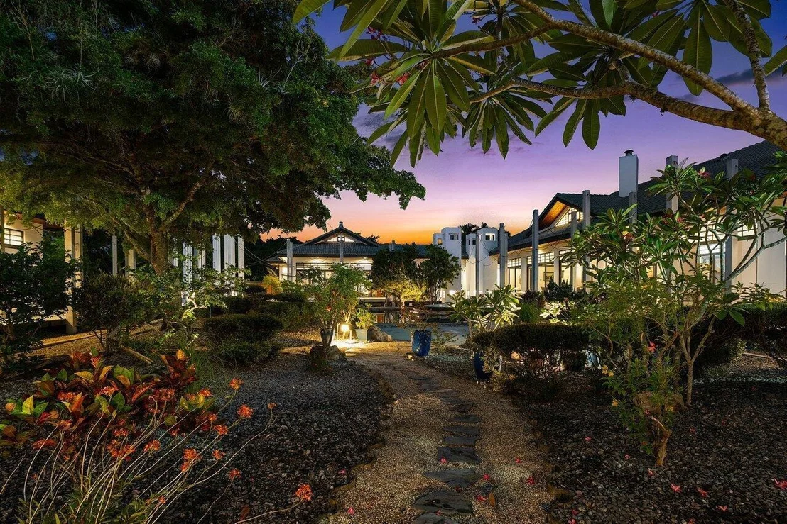 Photo of 8549 SURREY Lane