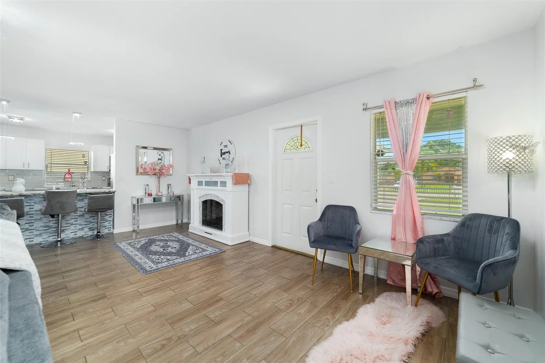 Photo of 317 Swain Boulevard