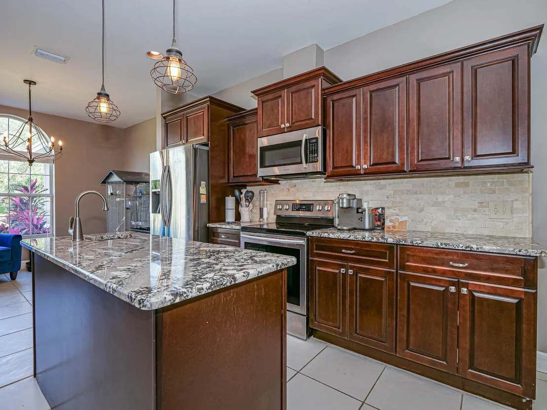 Photo of 955 47th Av Avenue SW