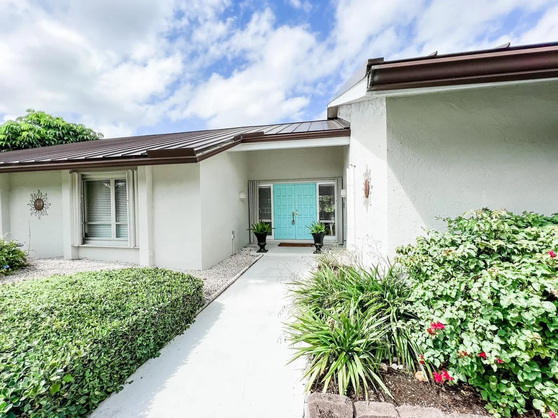 Photo of 4563 Gleneagles Drive