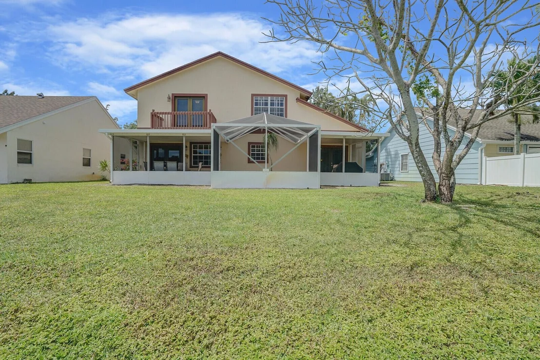 Photo of 1836 Edgewater Drive