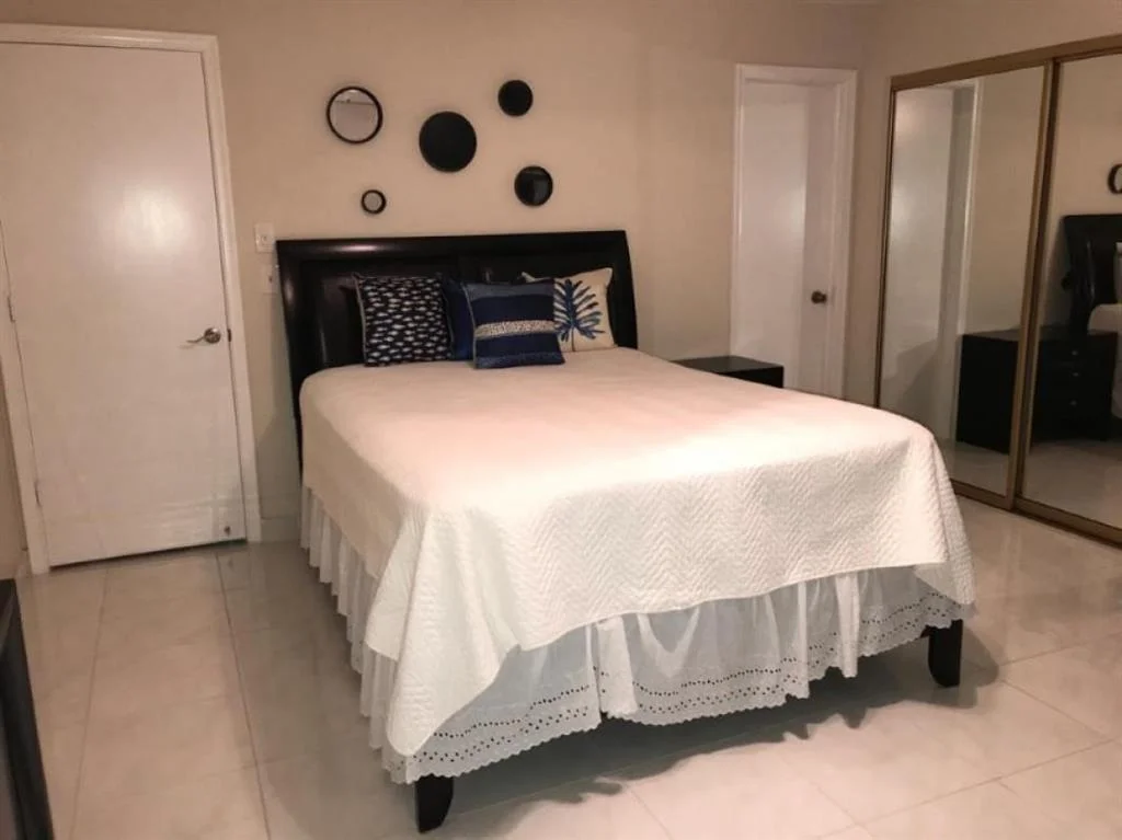 Photo of 6217 Overland Place