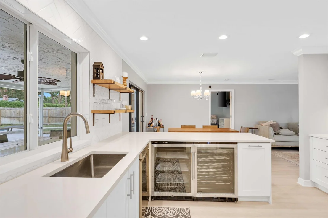 Photo of 3205 Lakeview Boulevard