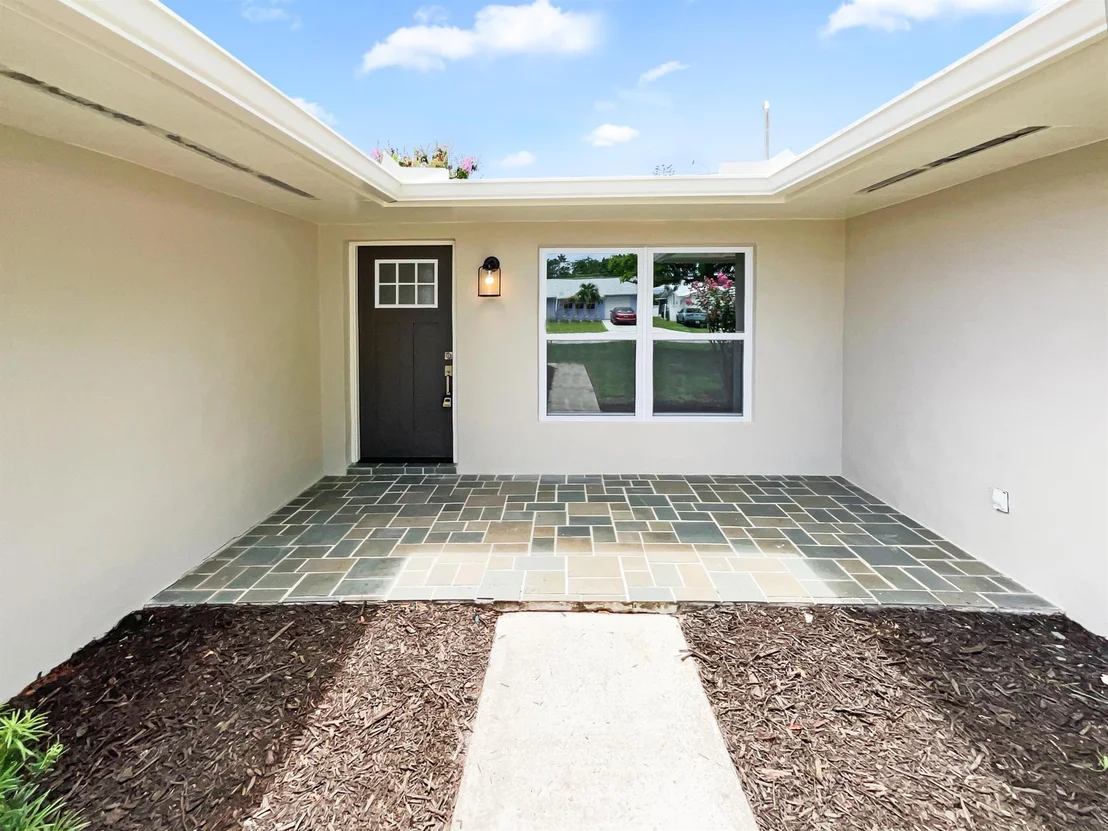 Photo of 1040 NW 16th Street