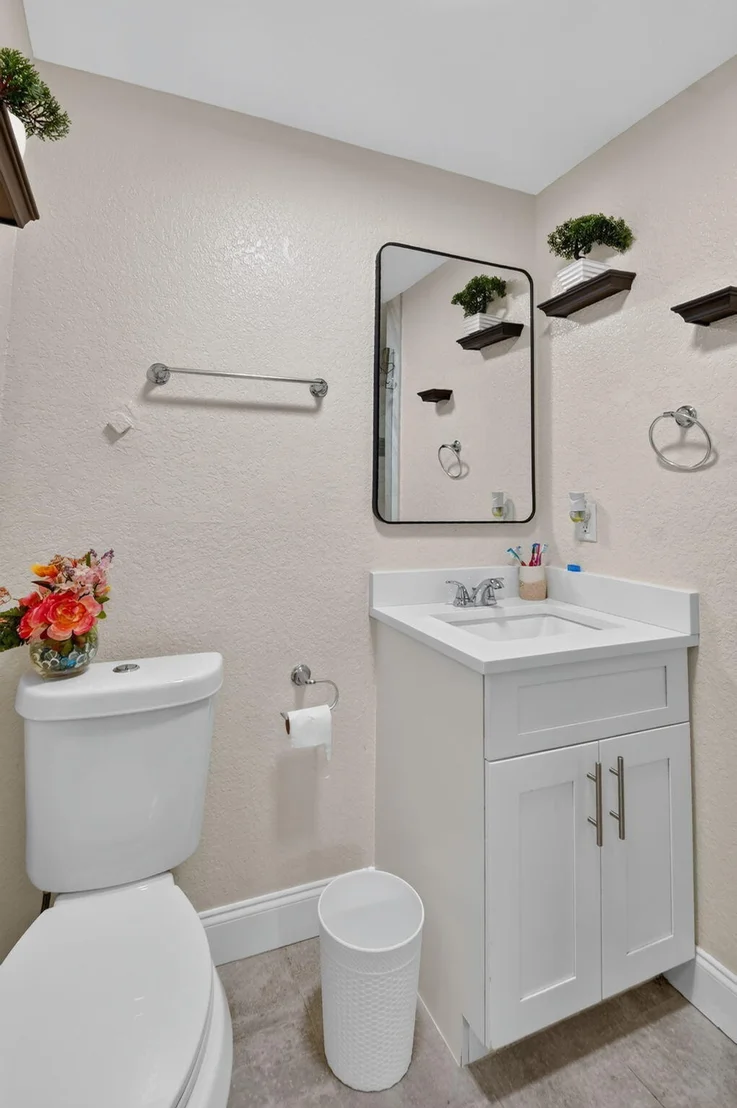 Photo of 7099 PINE MANOR Drive