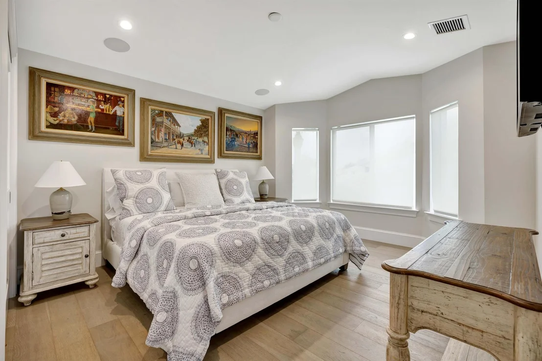 Photo of 1802 Captains Way