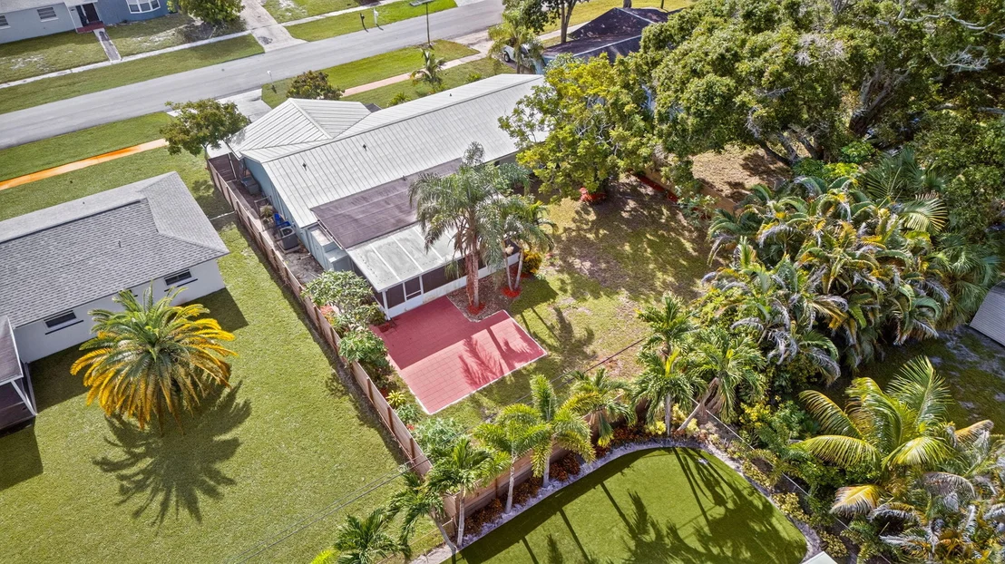 Photo of 502 Circle E